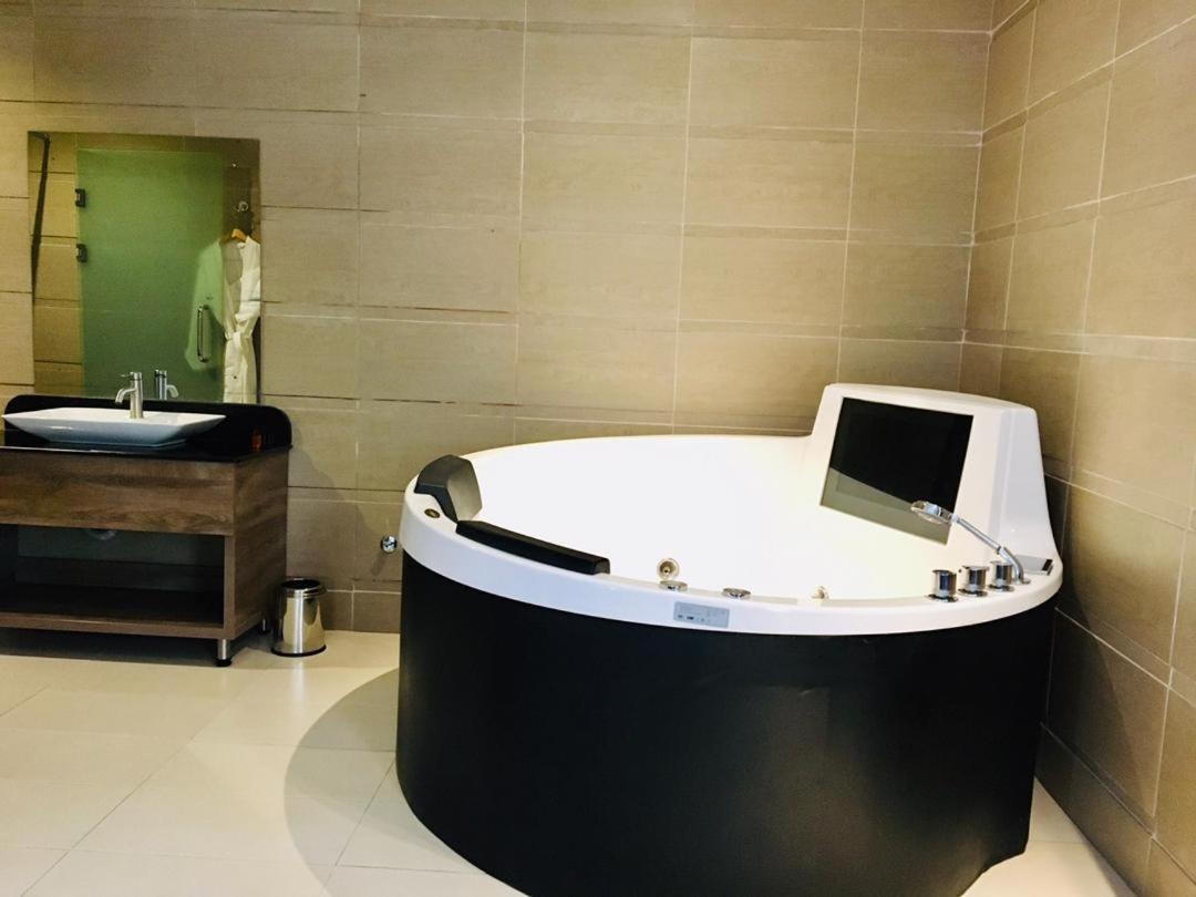 Summerset Continental Hotel Maitama By T E L E Hospitality Abuja Kültér fotó